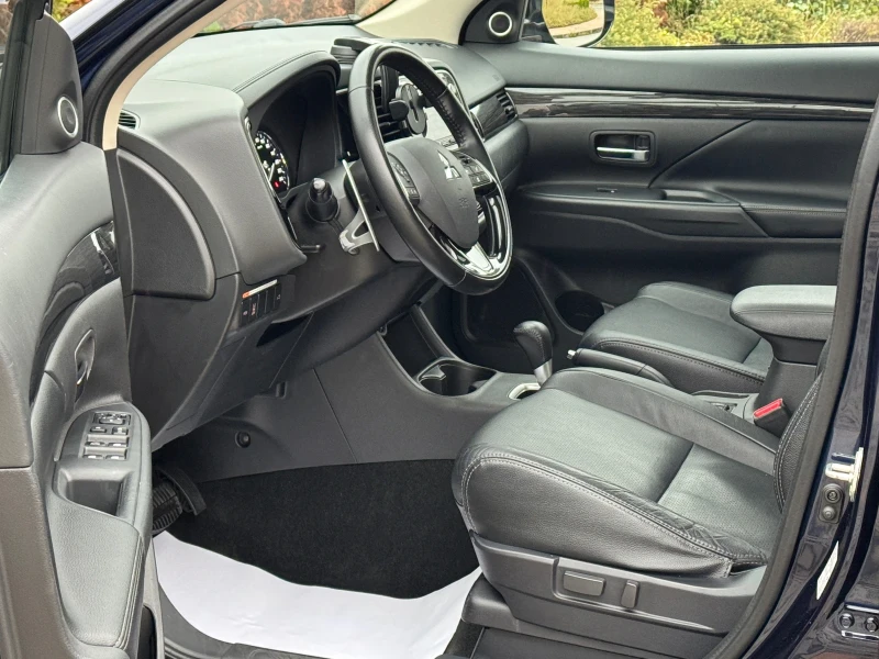 Mitsubishi Outlander Facelift-КОЖА-ПОДГРЕВ-КАМЕРА-186Х.КМ-УНИКАЛНА-ТОП!, снимка 9 - Автомобили и джипове - 51852152