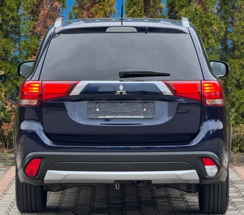 Mitsubishi Outlander Facelift-КОЖА-ПОДГРЕВ-КАМЕРА-186Х.КМ-УНИКАЛНА-ТОП!, снимка 4 - Автомобили и джипове - 51852152