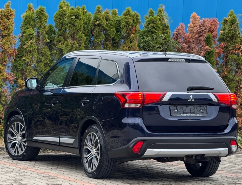 Mitsubishi Outlander Facelift-КОЖА-ПОДГРЕВ-КАМЕРА-186Х.КМ-УНИКАЛНА-ТОП!, снимка 3 - Автомобили и джипове - 51852152