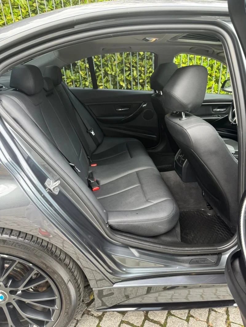 BMW 320 I X Drive, снимка 8 - Автомобили и джипове - 52284552