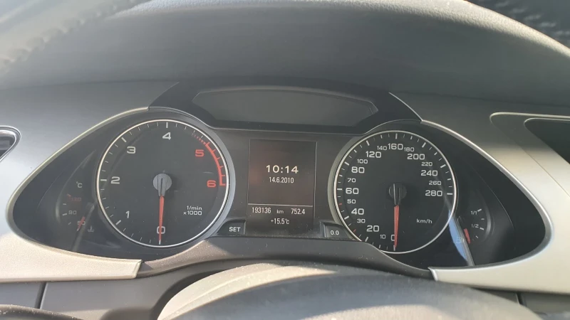 Audi A4 2.0TDI , снимка 11 - Автомобили и джипове - 52133093