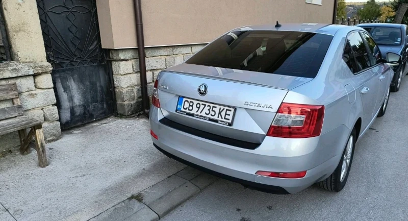 Skoda Octavia, снимка 12 - Автомобили и джипове - 52635095
