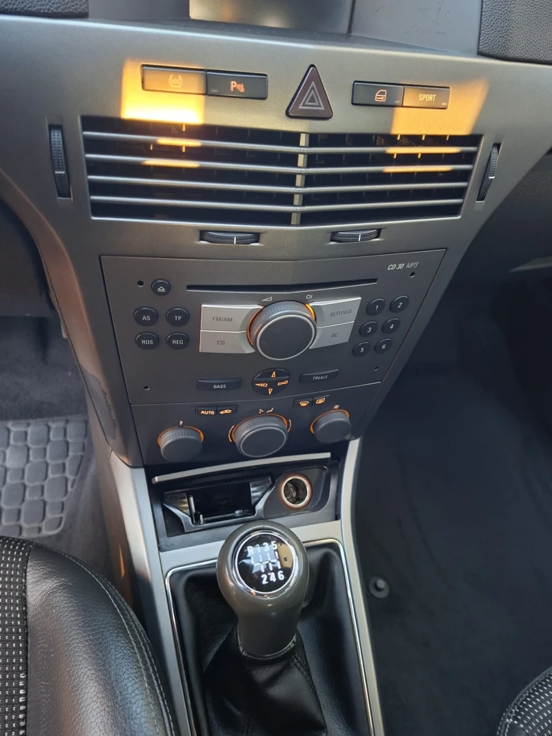 Opel Astra, снимка 9 - Автомобили и джипове - 52776359