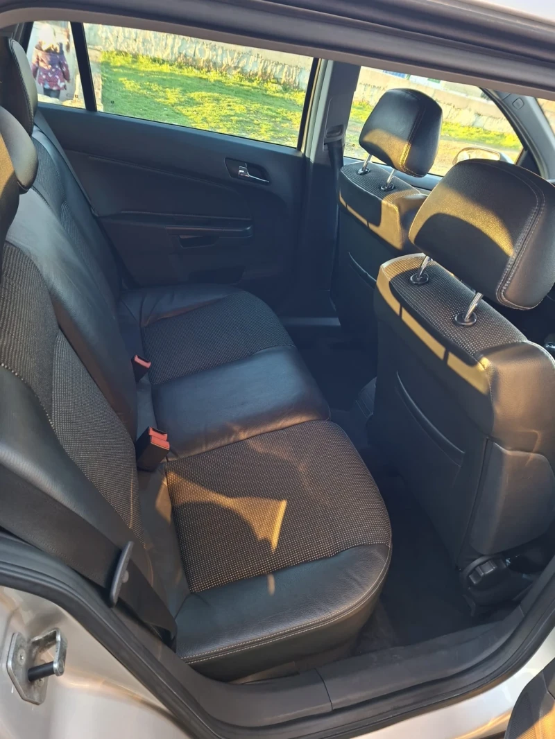 Opel Astra, снимка 12 - Автомобили и джипове - 52776359