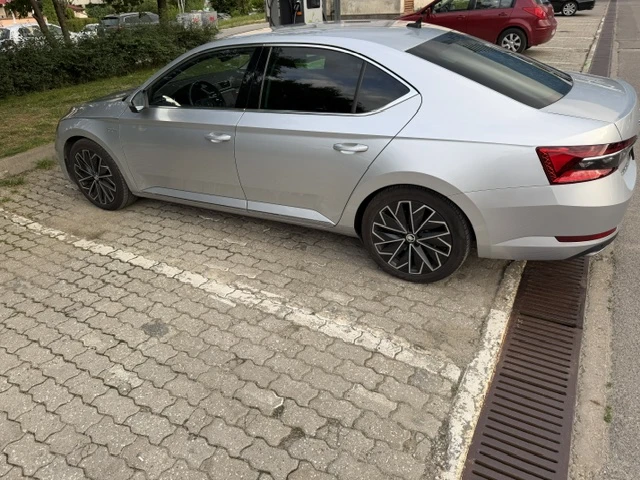 Skoda Superb, снимка 9 - Автомобили и джипове - 54886692
