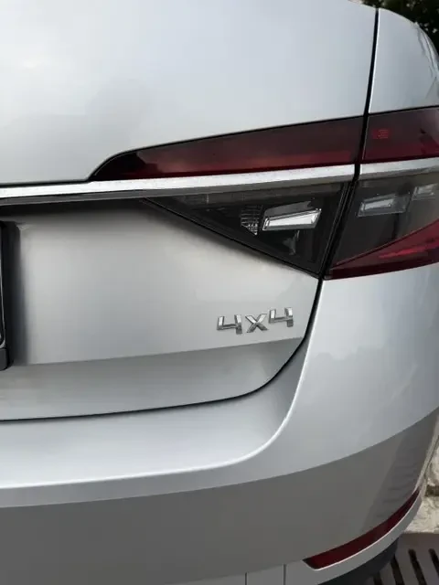 Skoda Superb, снимка 6 - Автомобили и джипове - 54886692