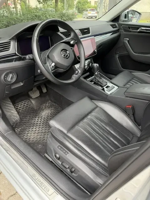 Skoda Superb, снимка 12 - Автомобили и джипове - 54886692