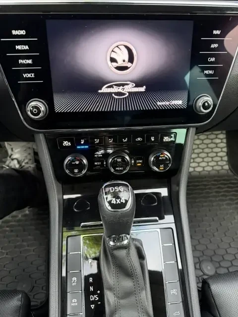 Skoda Superb, снимка 16 - Автомобили и джипове - 54886692