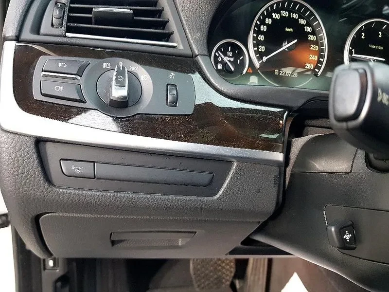 BMW 520 D, снимка 11 - Автомобили и джипове - 55898230