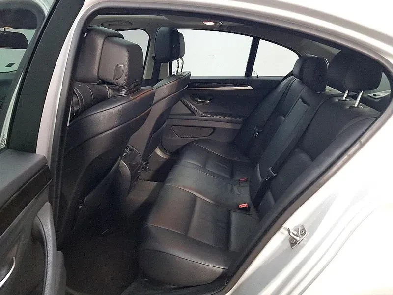 BMW 520 D, снимка 9 - Автомобили и джипове - 55898230