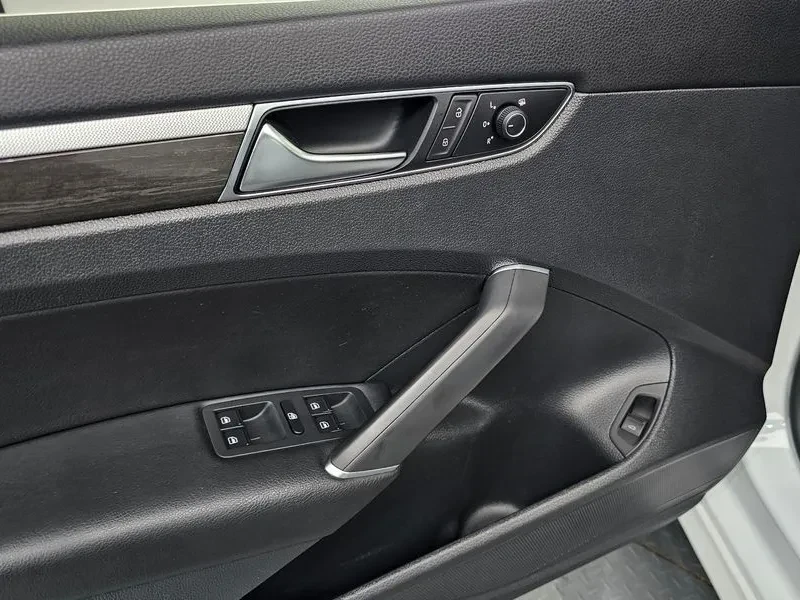 VW Passat 2.0 TSI - САМО 30% АВАНС, снимка 13 - Автомобили и джипове - 56267697