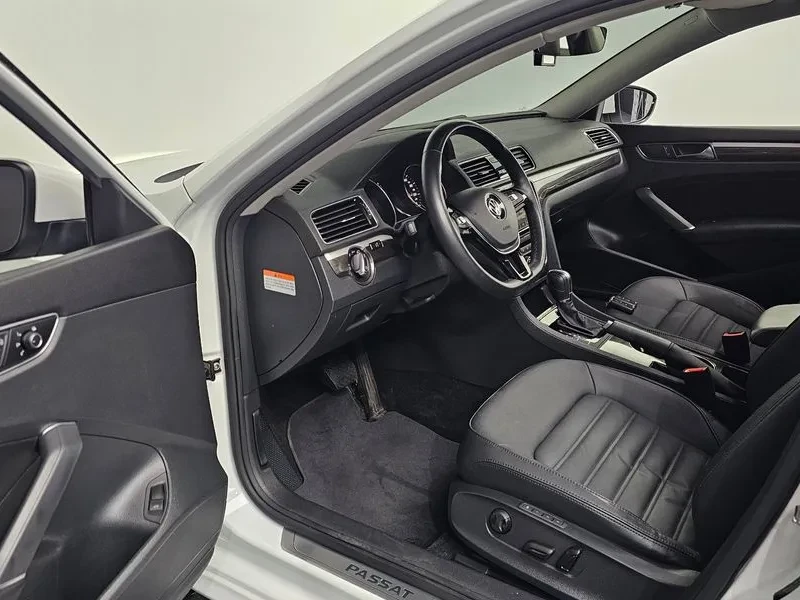 VW Passat 2.0 TSI - САМО 30% АВАНС, снимка 10 - Автомобили и джипове - 56267697
