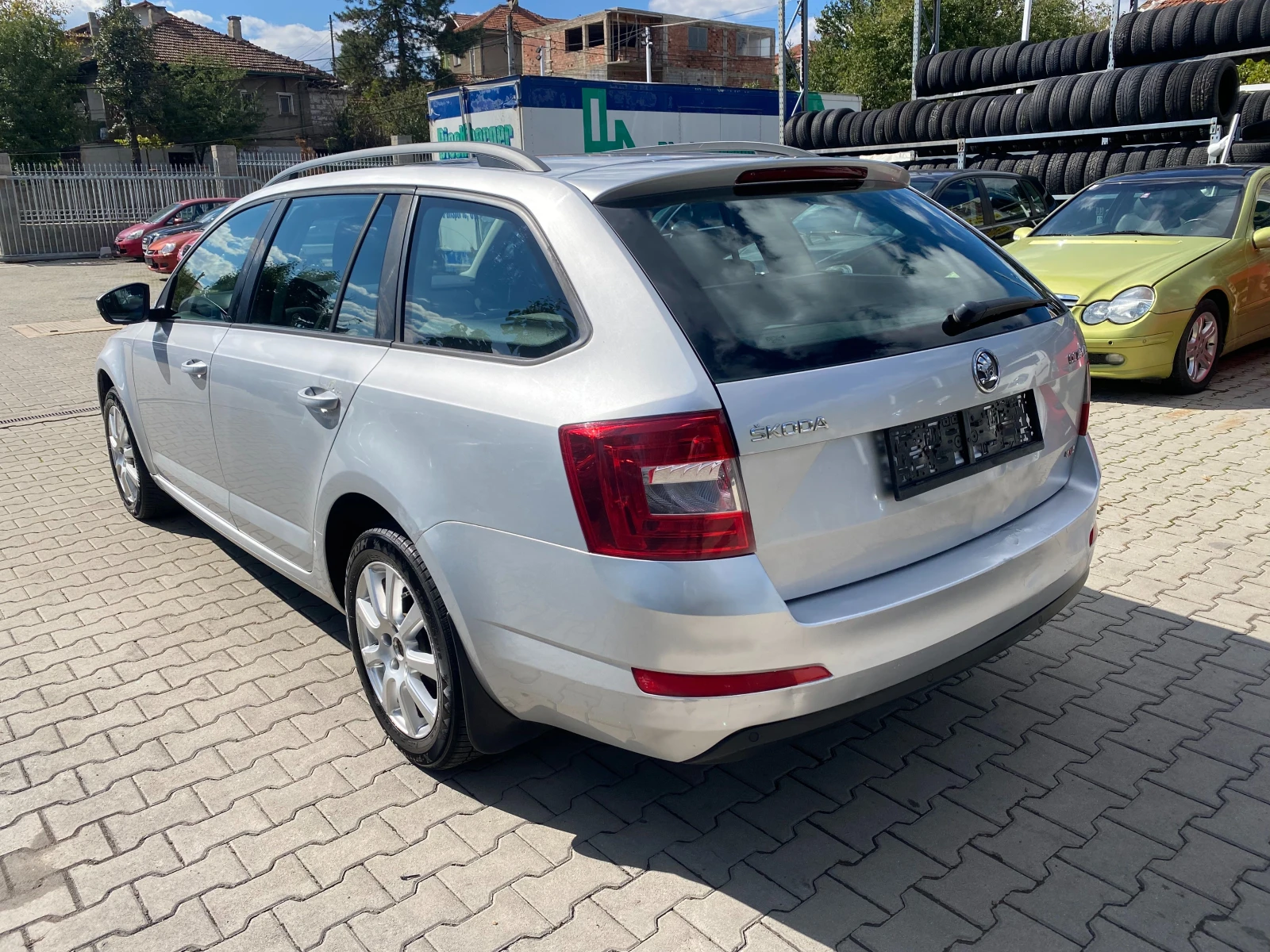 Skoda Octavia 1.6tdi 4x4 105к.с - изображение 3