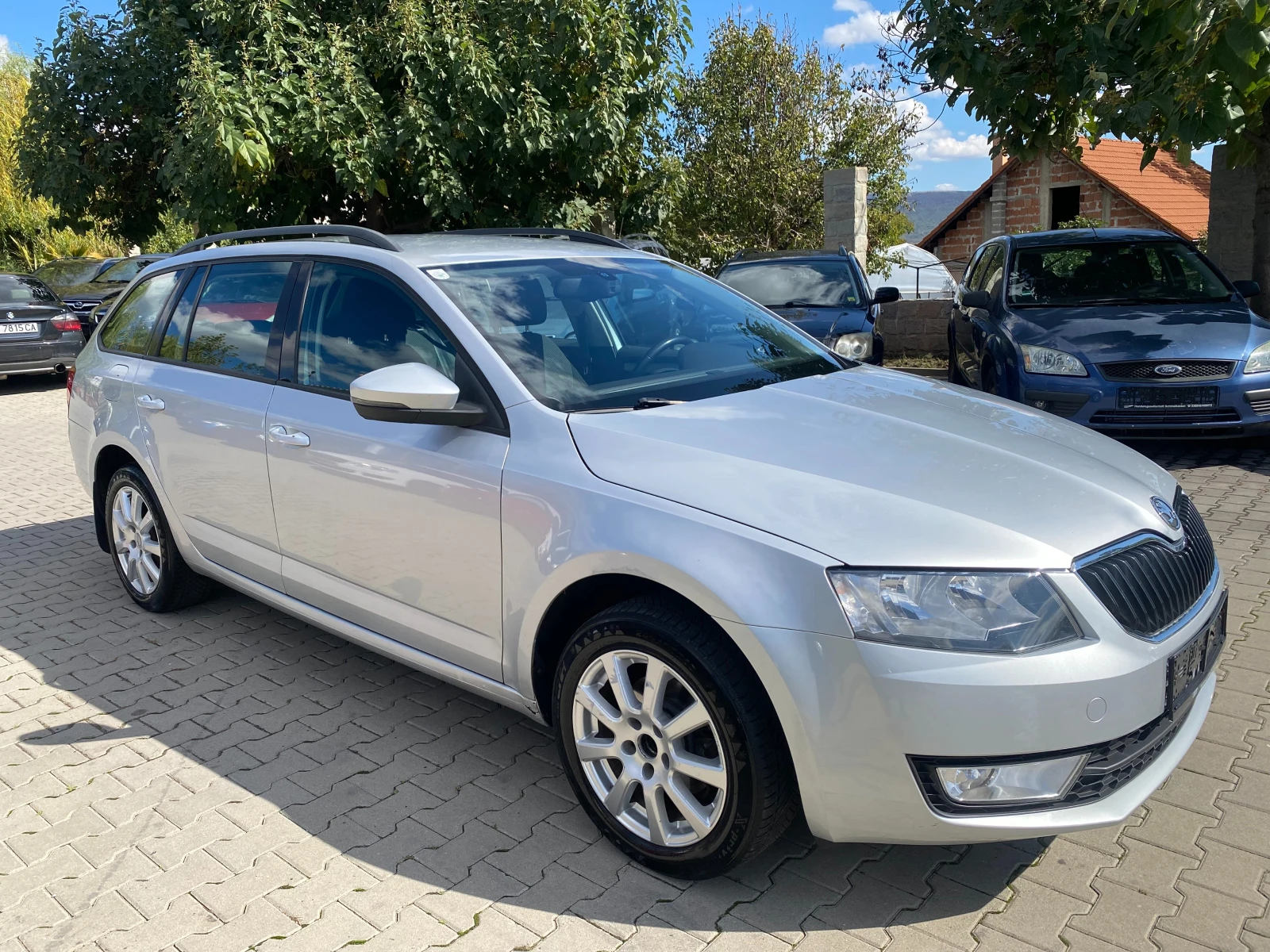 Skoda Octavia 1.6tdi 4x4 105к.с - изображение 6