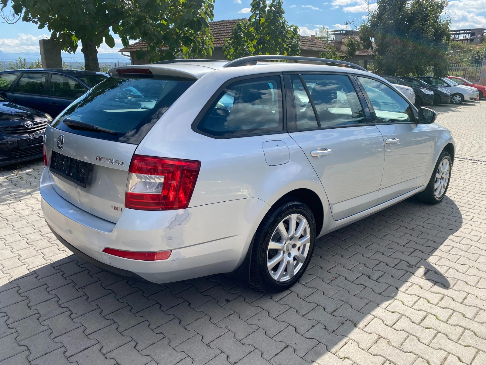 Skoda Octavia 1.6tdi 4x4 105к.с - изображение 4