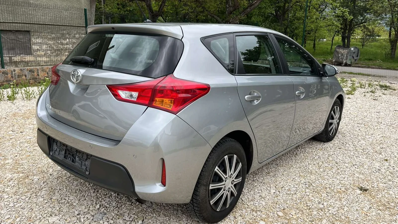 Toyota Auris 1.3 | Mobile.bg � ����������� 9