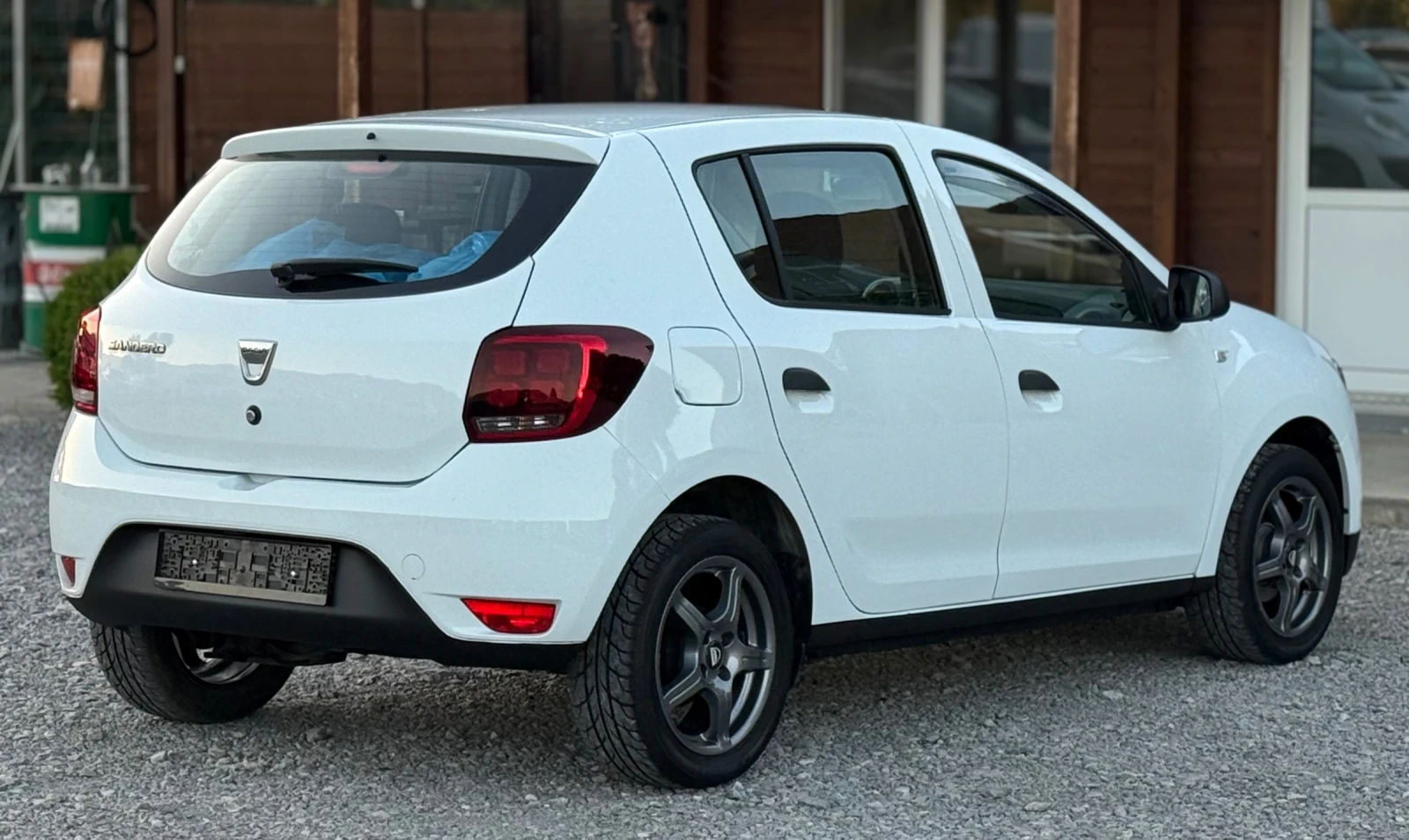 Dacia Sandero 1.0i 75к.с * Климатик*  - изображение 6