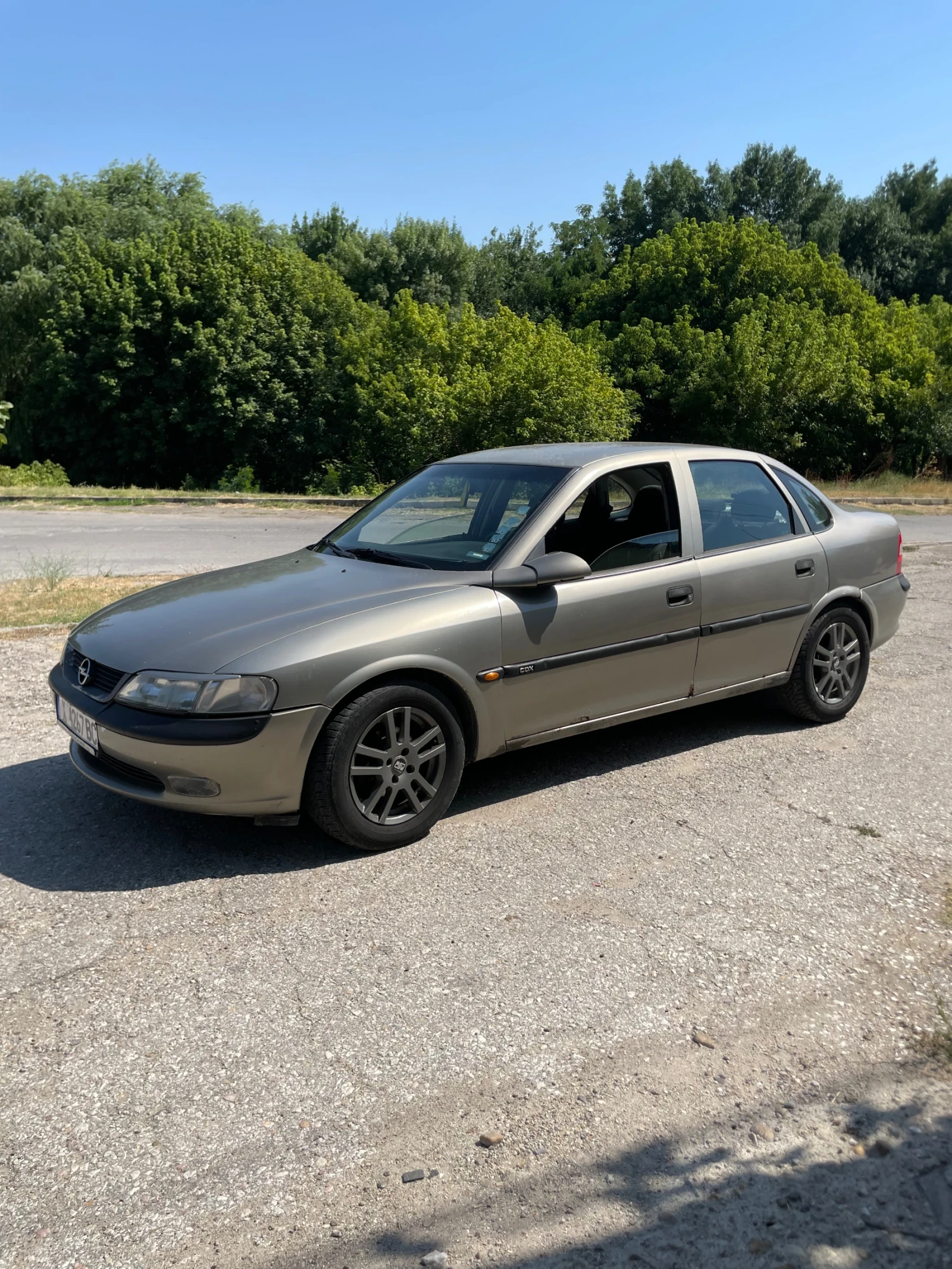 Opel Vectra 2.0 - изображение 3