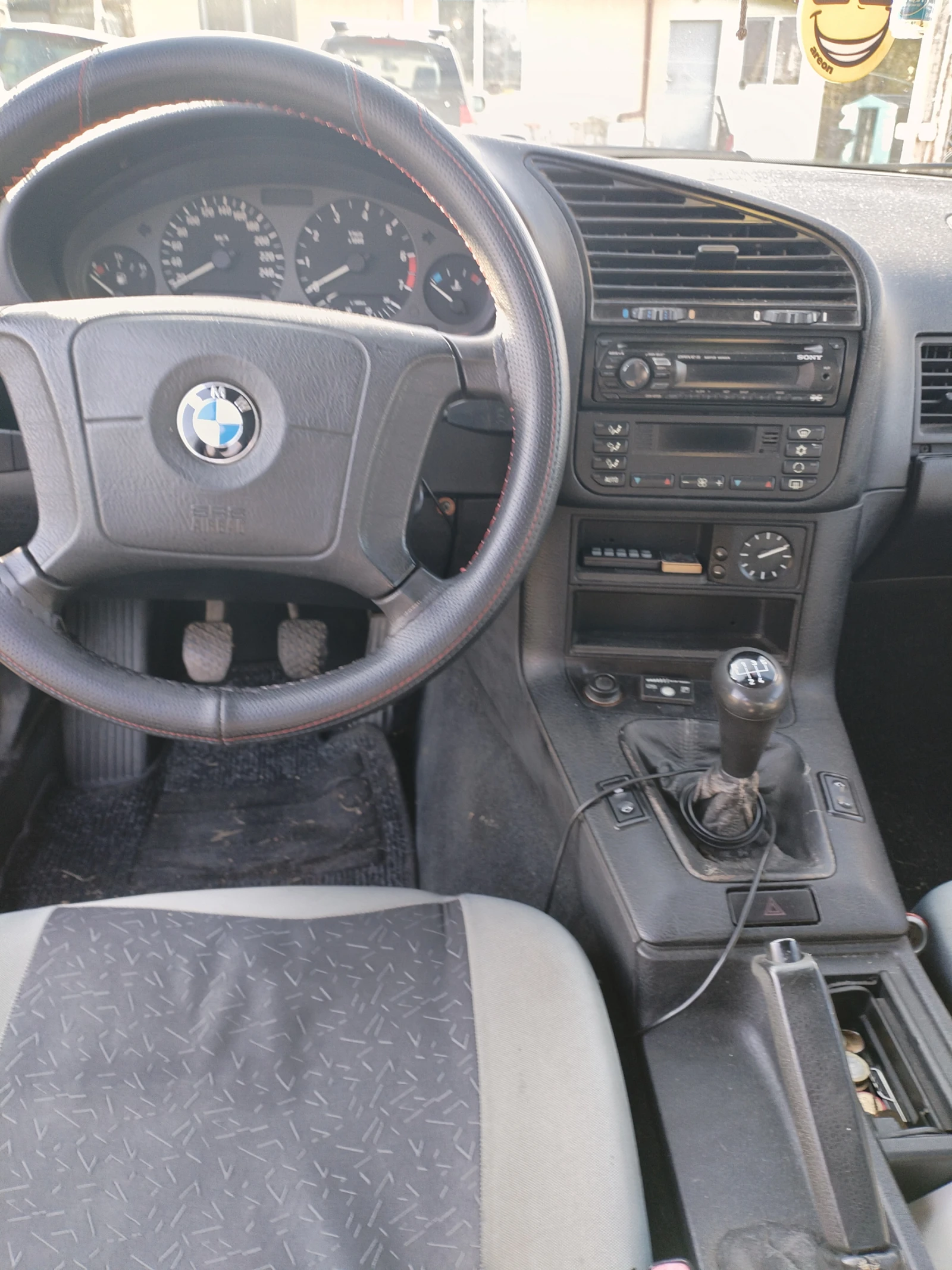 BMW 318  - изображение 9