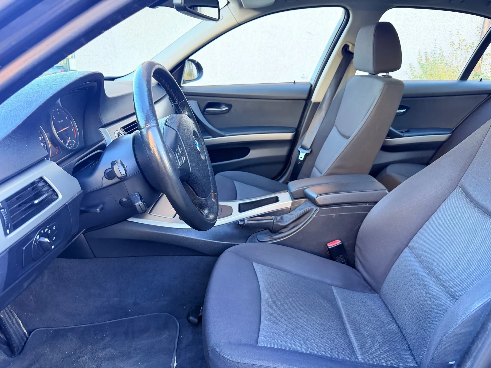 BMW 320 2007 г. 2.0 Дизел 163кс Автоматик   - изображение 9