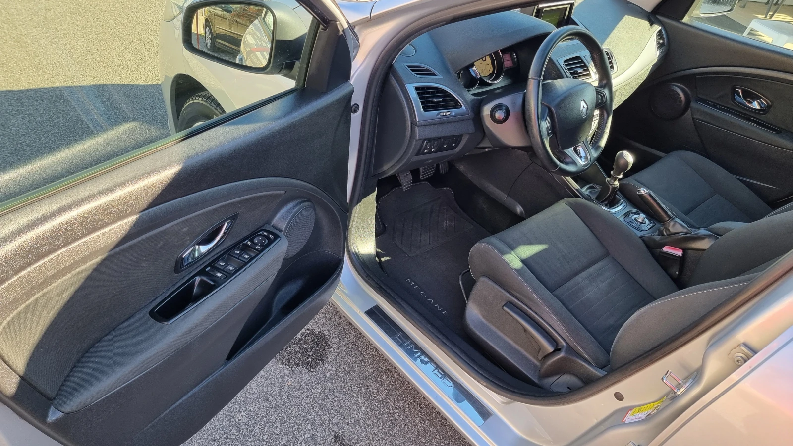 Renault Megane 1.5DCI SPORTOUR LIMITED  - изображение 7