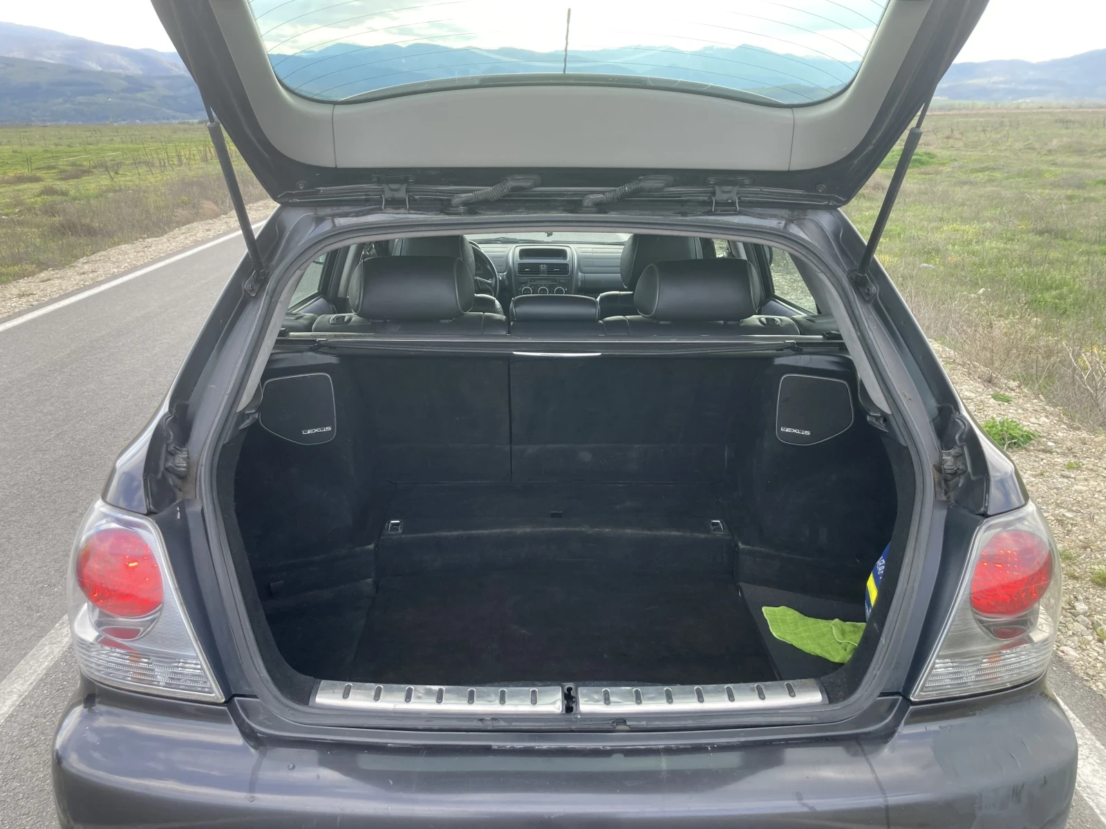 Lexus IS 200, снимка 11 - Автомобили и джипове - 54332550