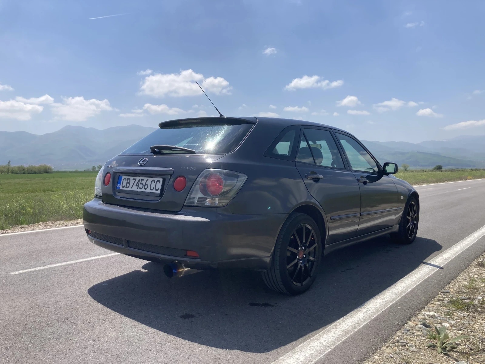 Lexus IS 200, снимка 2 - Автомобили и джипове - 54332550