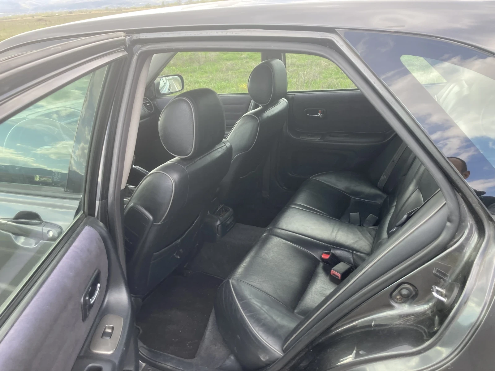 Lexus IS 200, снимка 10 - Автомобили и джипове - 54332550