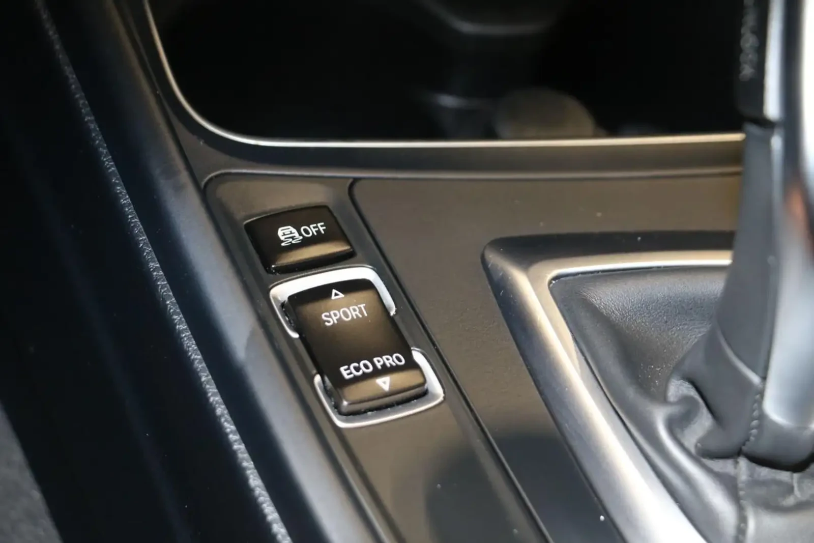 BMW 340 xDrive - M-Pack, снимка 11 - Автомобили и джипове - 54607099