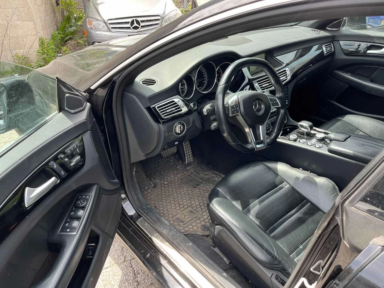 Mercedes-Benz CLS 63 AMG * ПРЕДСТАВИТЕЛСТВО НА МЕРЦЕДЕС * АВТОКРЕДИТ, снимка 12 - Автомобили и джипове - 54647736