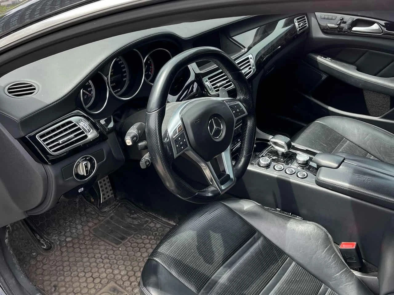 Mercedes-Benz CLS 63 AMG * ПРЕДСТАВИТЕЛСТВО НА МЕРЦЕДЕС * АВТОКРЕДИТ, снимка 5 - Автомобили и джипове - 54647736