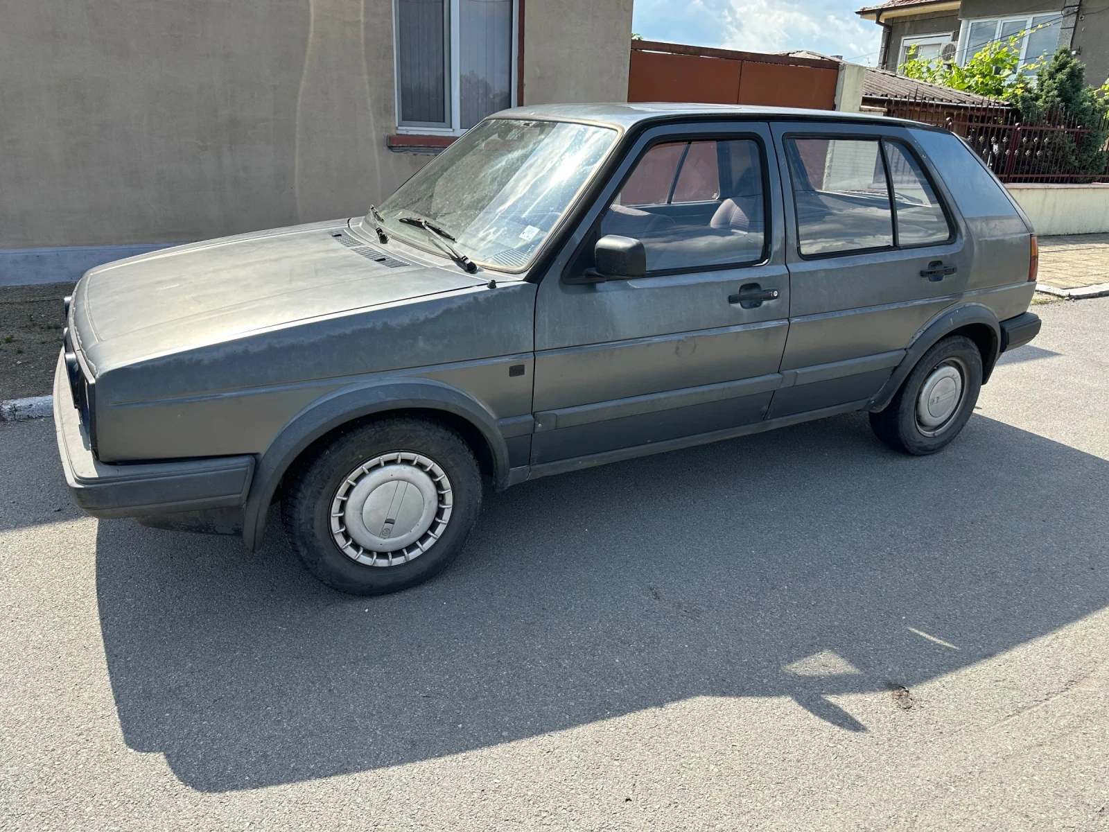 VW Golf 1.6 GTD, снимка 2 - Автомобили и джипове - 54830775