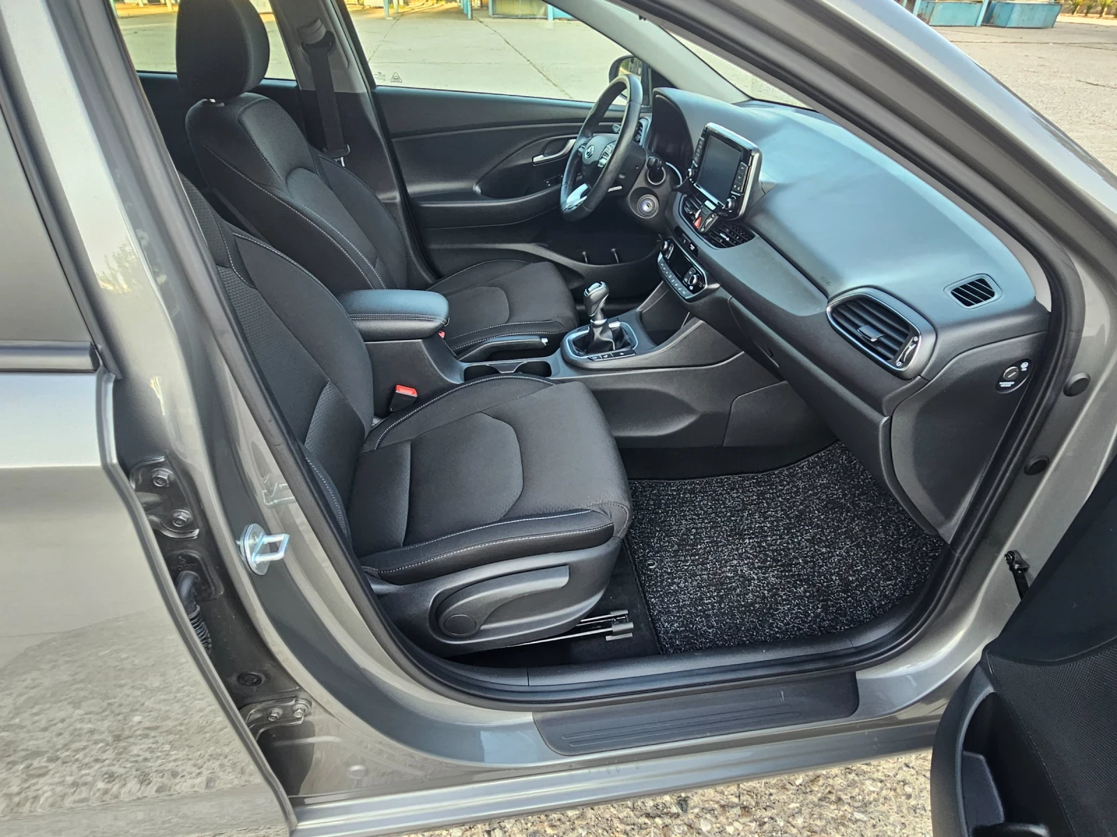 Hyundai I30 45000 km, снимка 13 - Автомобили и джипове - 55190504