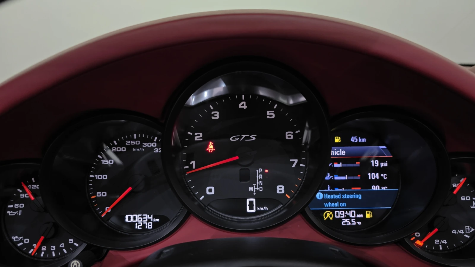 Porsche 911 Carrera 4 GTS* BOSE* ПОДГРЕВ ВОЛАН* КРАЙНА ЦЕНА, снимка 8 - Автомобили и джипове - 55349687