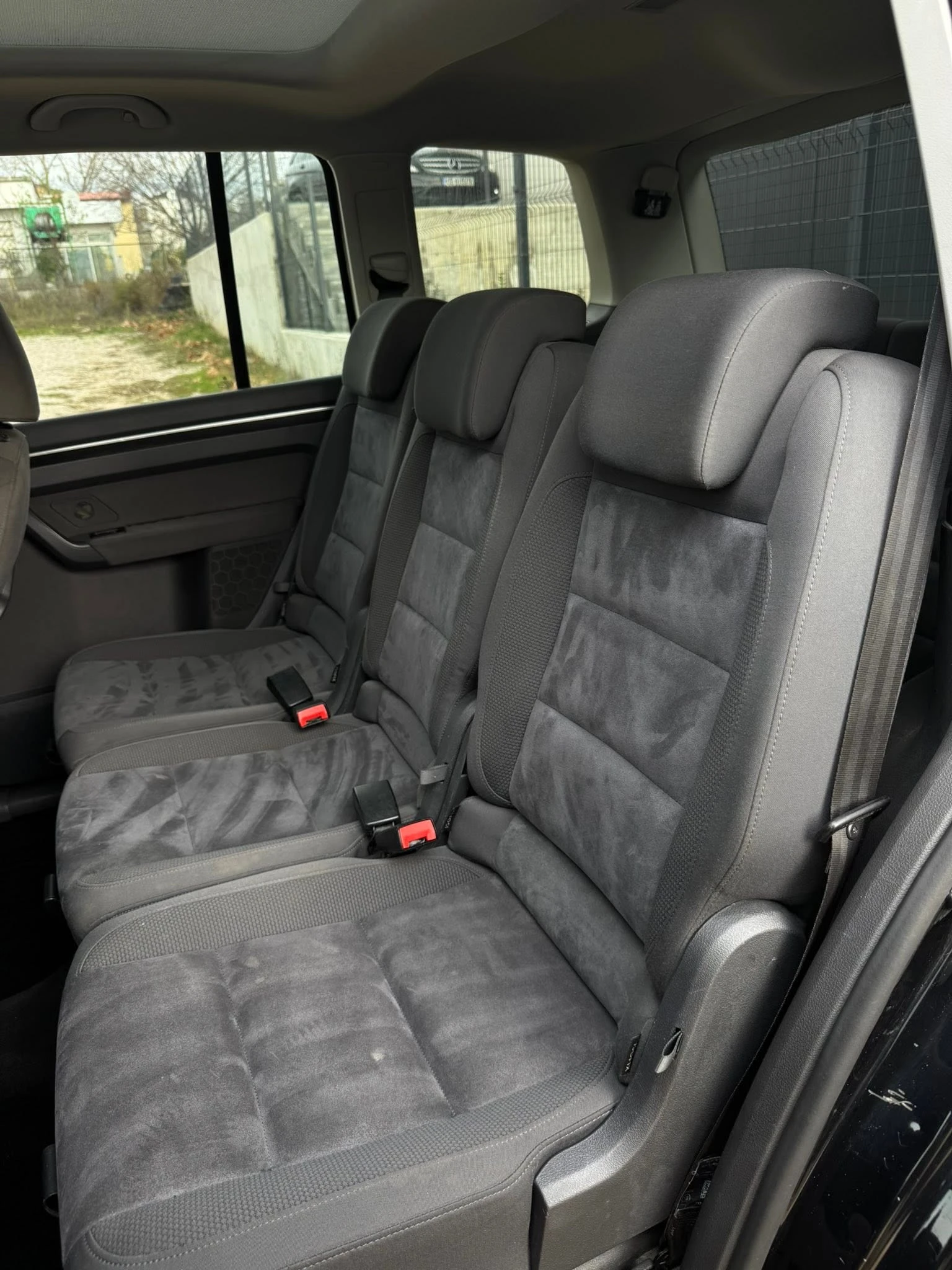 VW Touran 2.0TDI* 140* HIGHLINE* DSG* 6+ 1, снимка 13 - Автомобили и джипове - 55779370