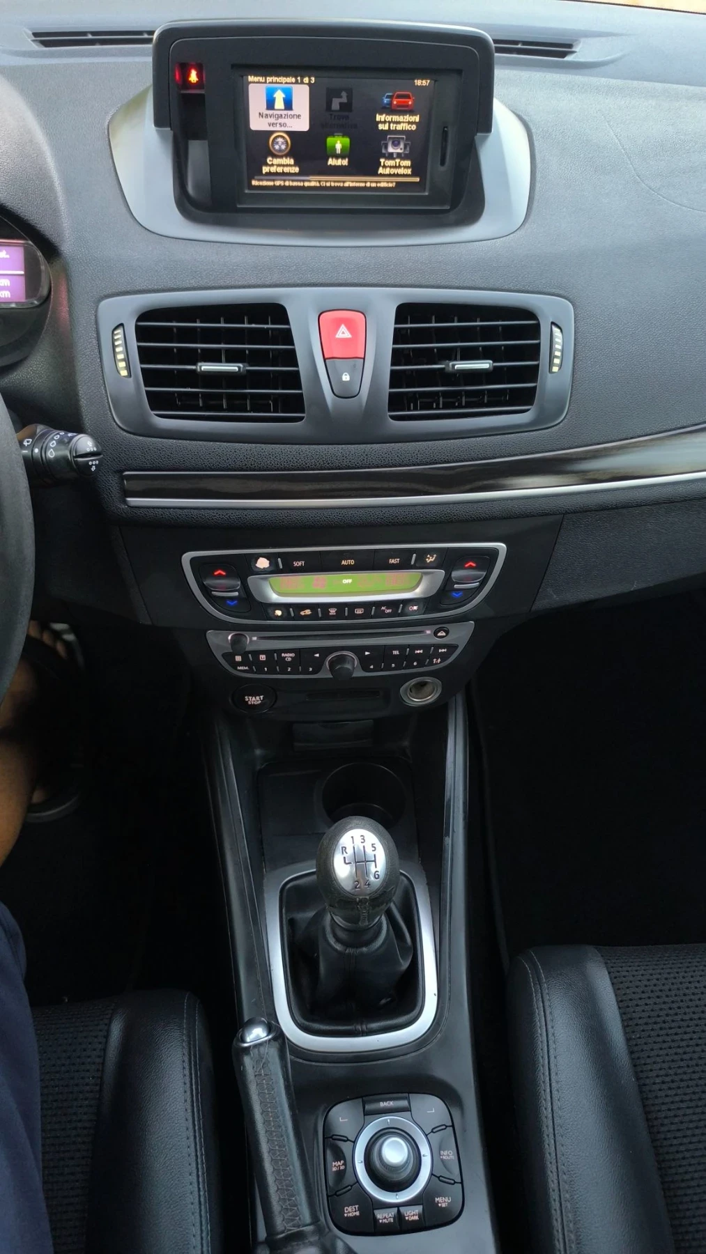 Renault Megane 1.5d 6sk.Navi, снимка 10 - Автомобили и джипове - 55879247
