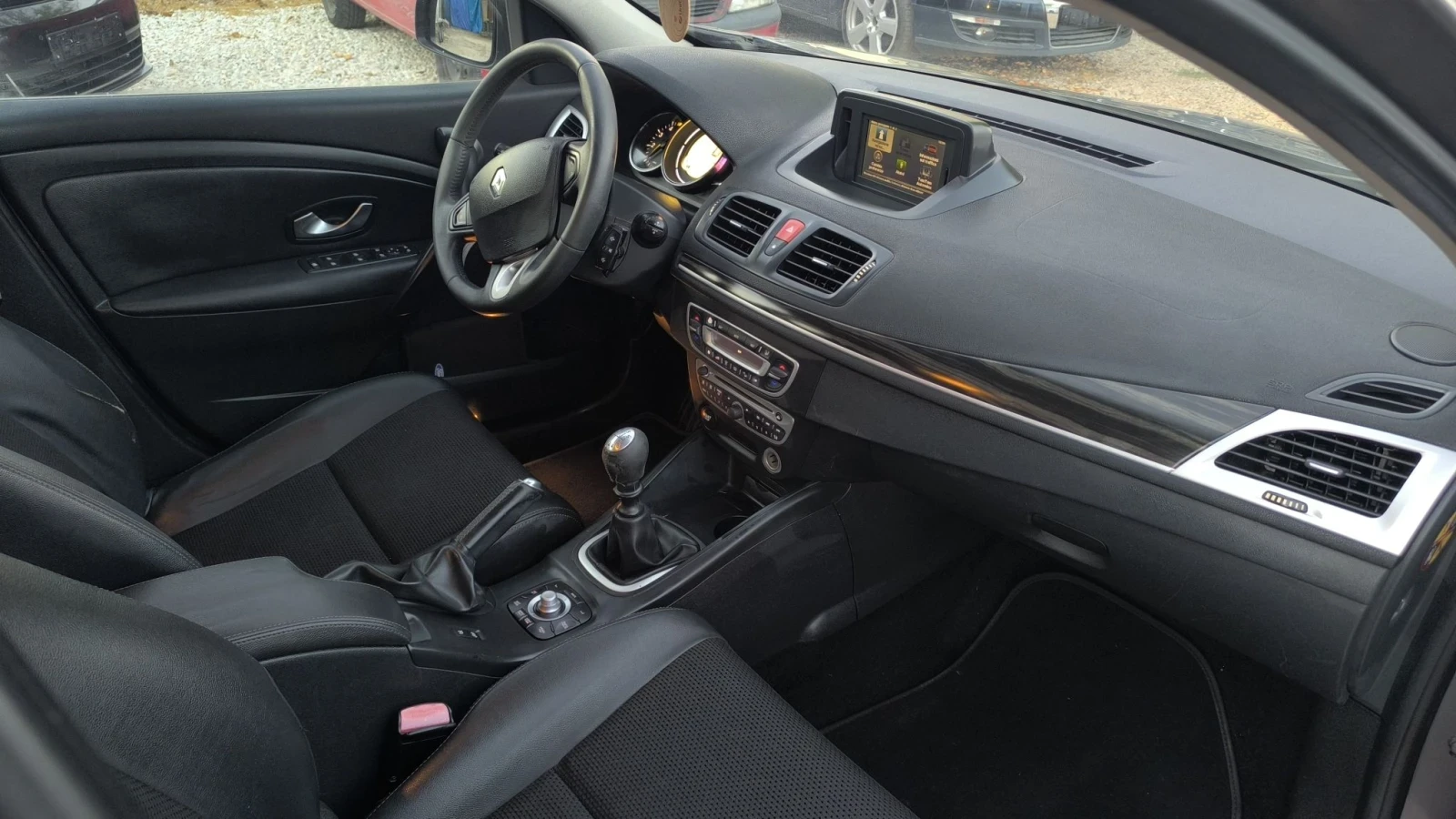 Renault Megane 1.5d 6sk.Navi, снимка 6 - Автомобили и джипове - 55879247