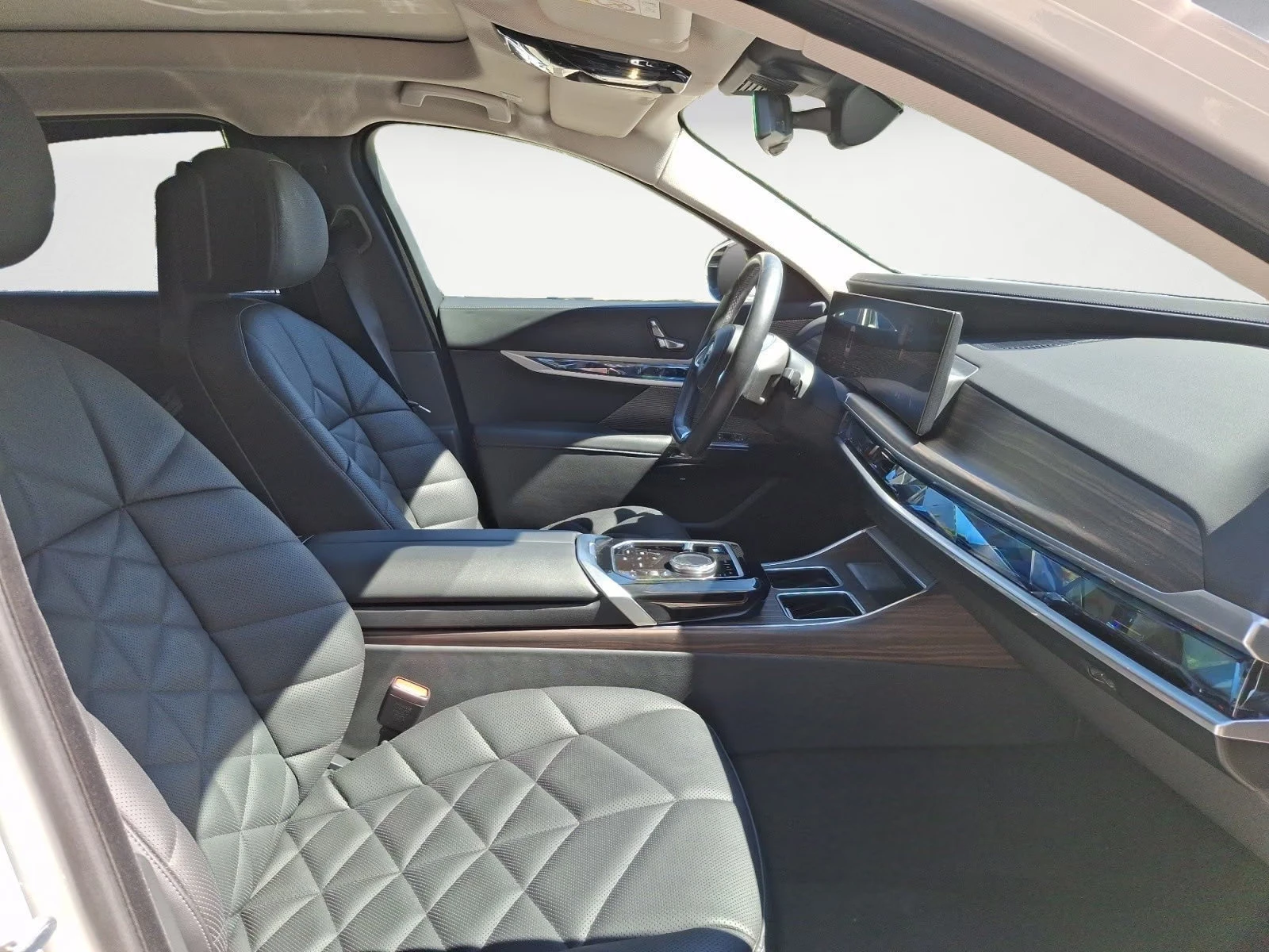 BMW i7 eDRIVE/50/PANO/360/ACC/VENT/RWD/896z, снимка 12 - Автомобили и джипове - 56193254