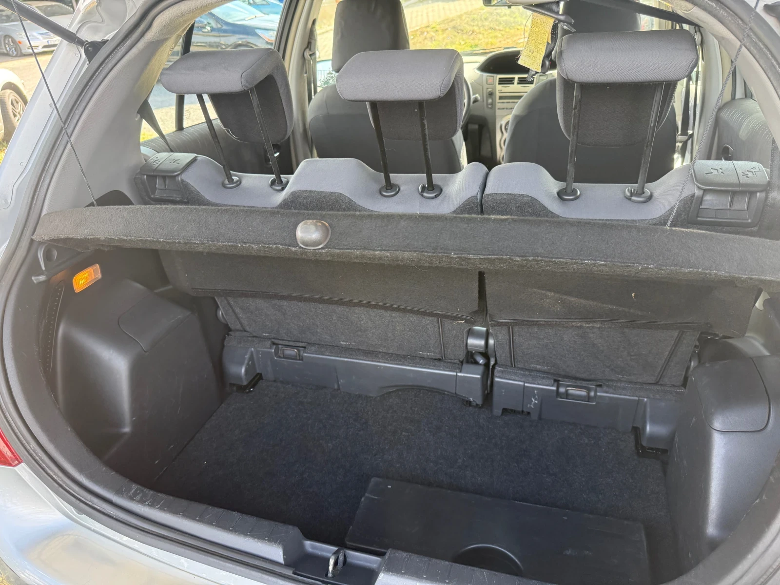 Toyota Yaris, снимка 10 - Автомобили и джипове - 56231985