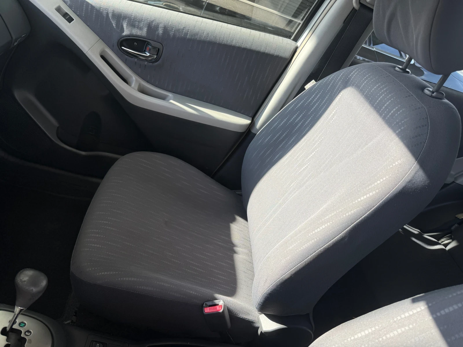 Toyota Yaris, снимка 12 - Автомобили и джипове - 56231985