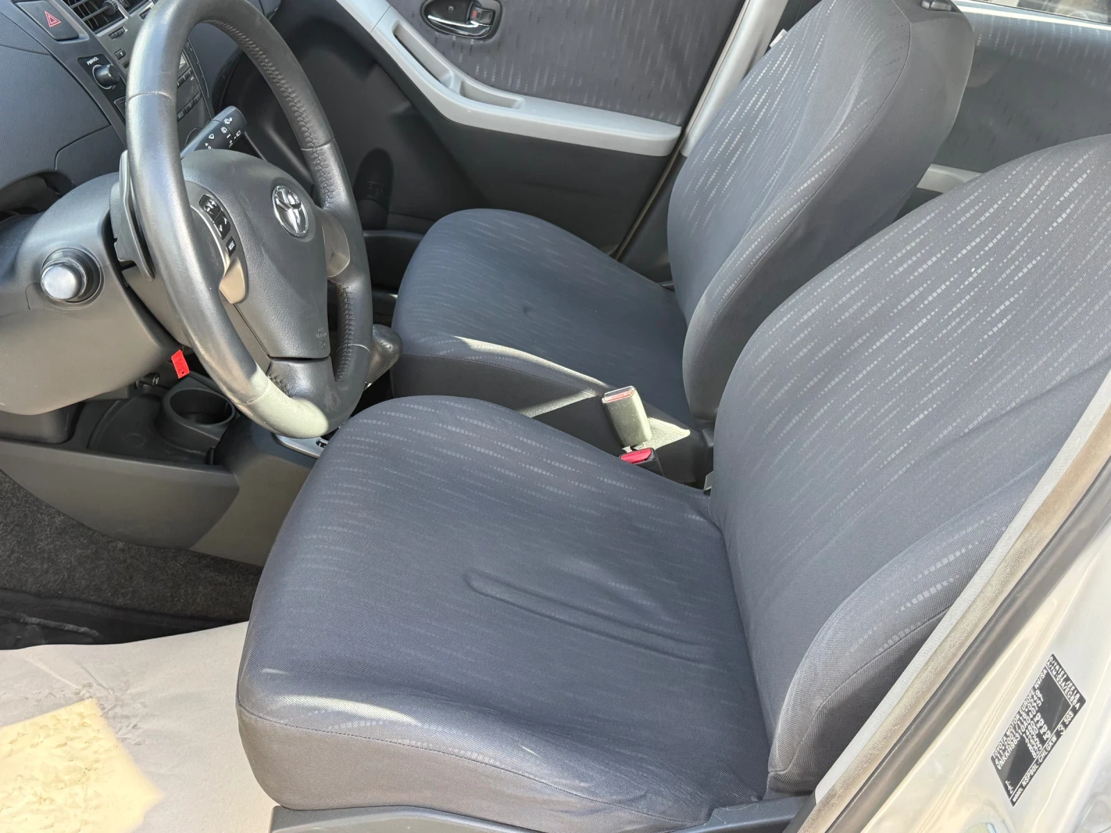Toyota Yaris, снимка 8 - Автомобили и джипове - 56231985