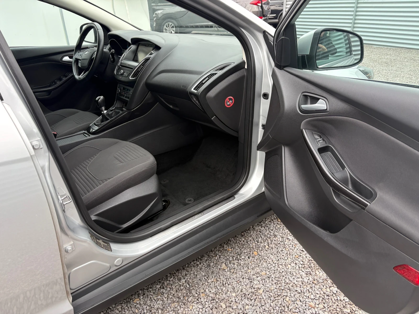 Ford Focus 1.5D-172000км.-NAVI, снимка 11 - Автомобили и джипове - 56237136