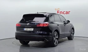 VW Touareg PREMIUM* 3.0TDI* ДИГ* ТАБЛО* ПАНО* КАМЕРИ* 360* , снимка 3
