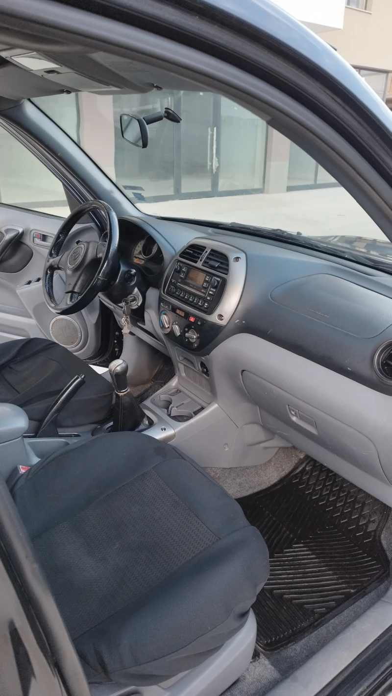 Toyota Rav4 D4D, снимка 16 - Автомобили и джипове - 48803885