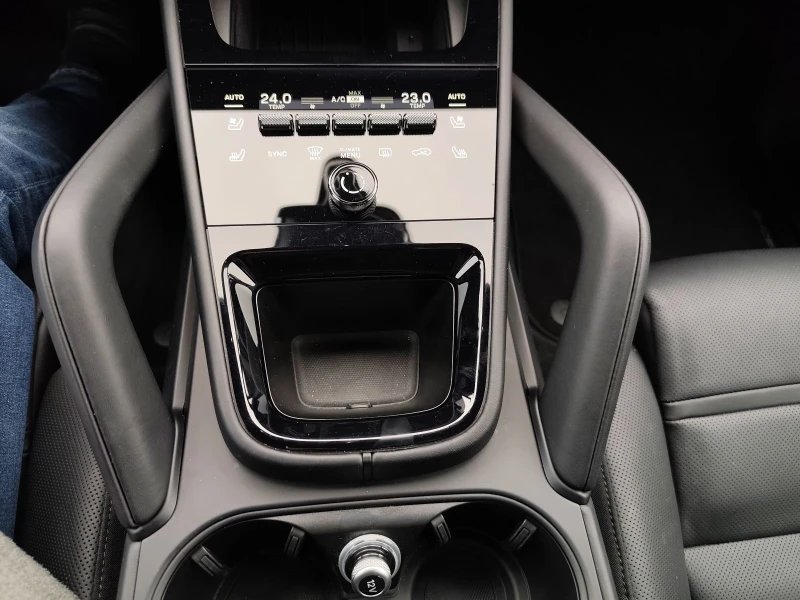 Porsche Cayenne E-Hybrid, снимка 12 - Автомобили и джипове - 52362625