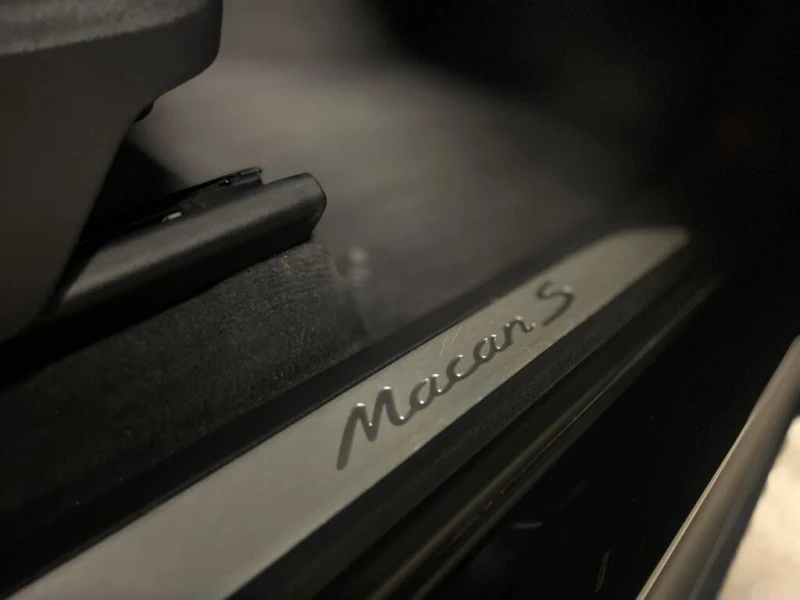 Porsche Macan S* PDK* ПОДГРЕВ* ОБДУХВАНЕ* КАМЕРА* КЕЙЛЕС, снимка 9 - Автомобили и джипове - 53510083