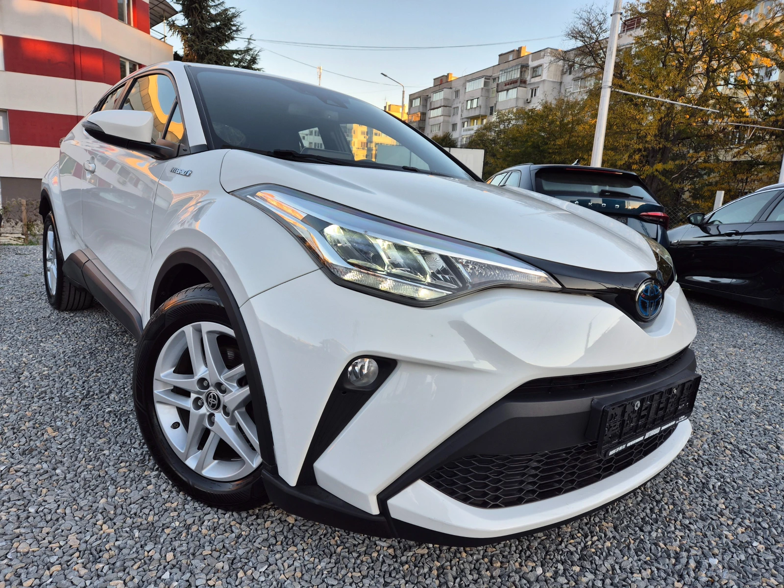 Toyota C-HR 1.8 HIBRID-LED-LINE ASSIST-PODGREV-CAMERA - изображение 3