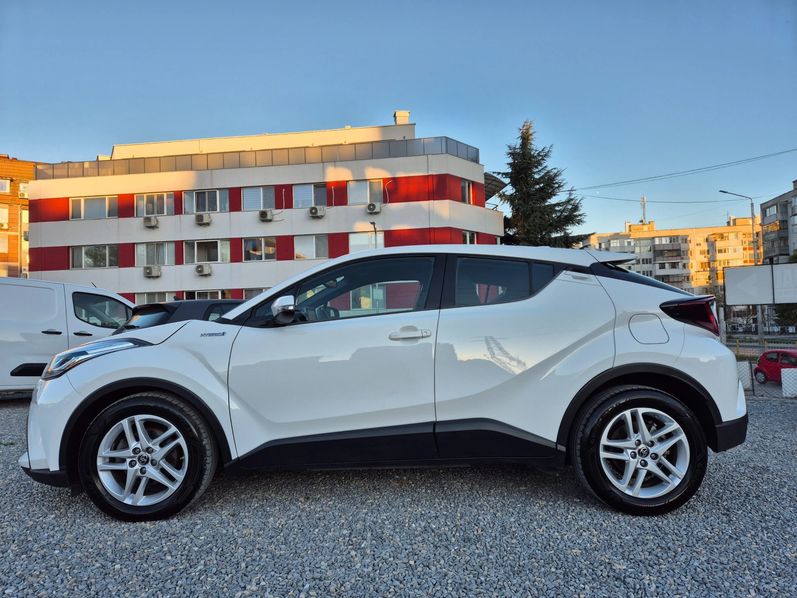 Toyota C-HR 1.8 HIBRID-LED-LINE ASSIST-PODGREV-CAMERA - изображение 7