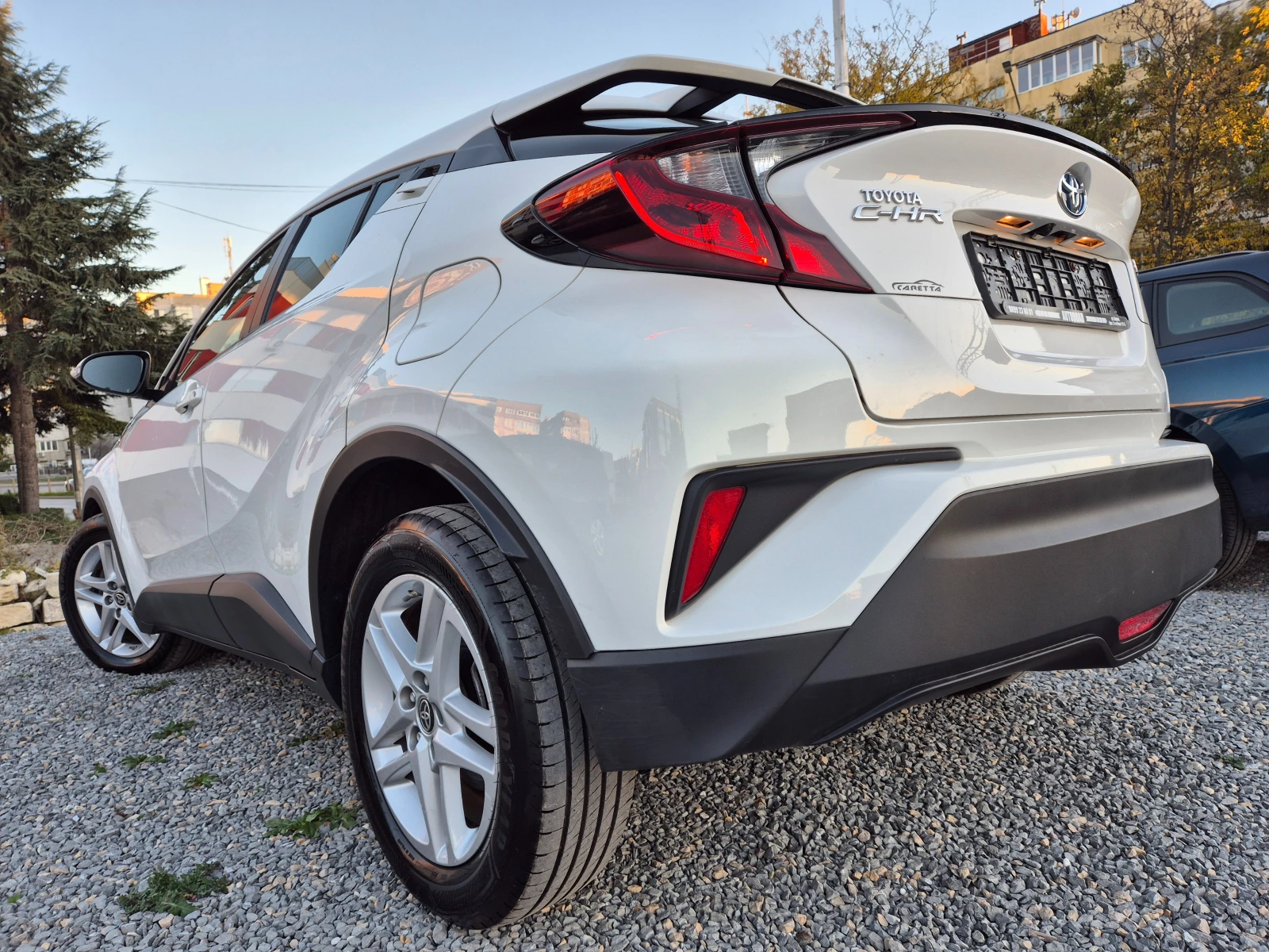 Toyota C-HR 1.8 HIBRID-LED-LINE ASSIST-PODGREV-CAMERA - изображение 4