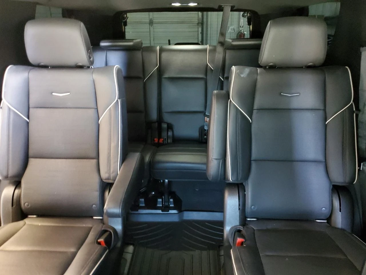 Cadillac Escalade  - изображение 10